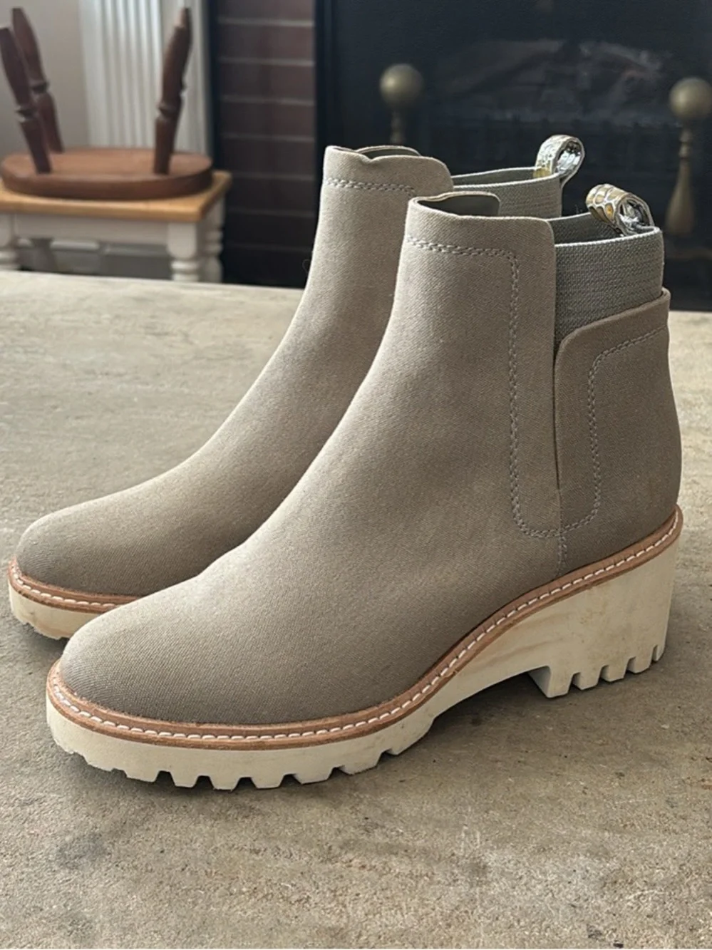 New Dolce Vita Ankle Boot light green Canvas Sz 8.5 (A-3)